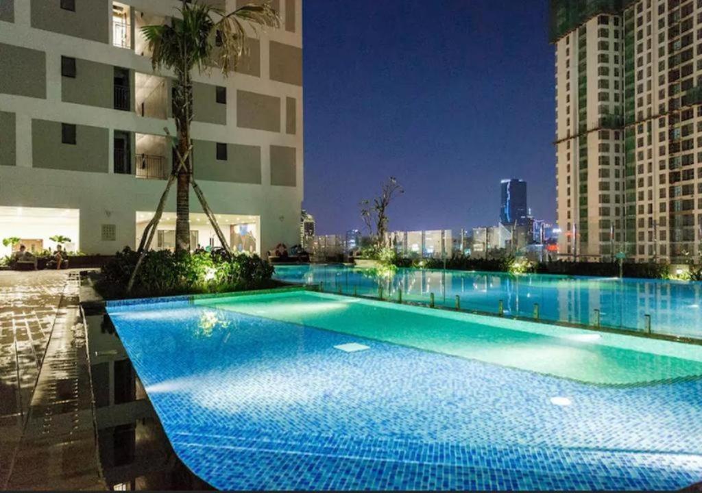 Modern Apartments In Rivergate Căn hộ