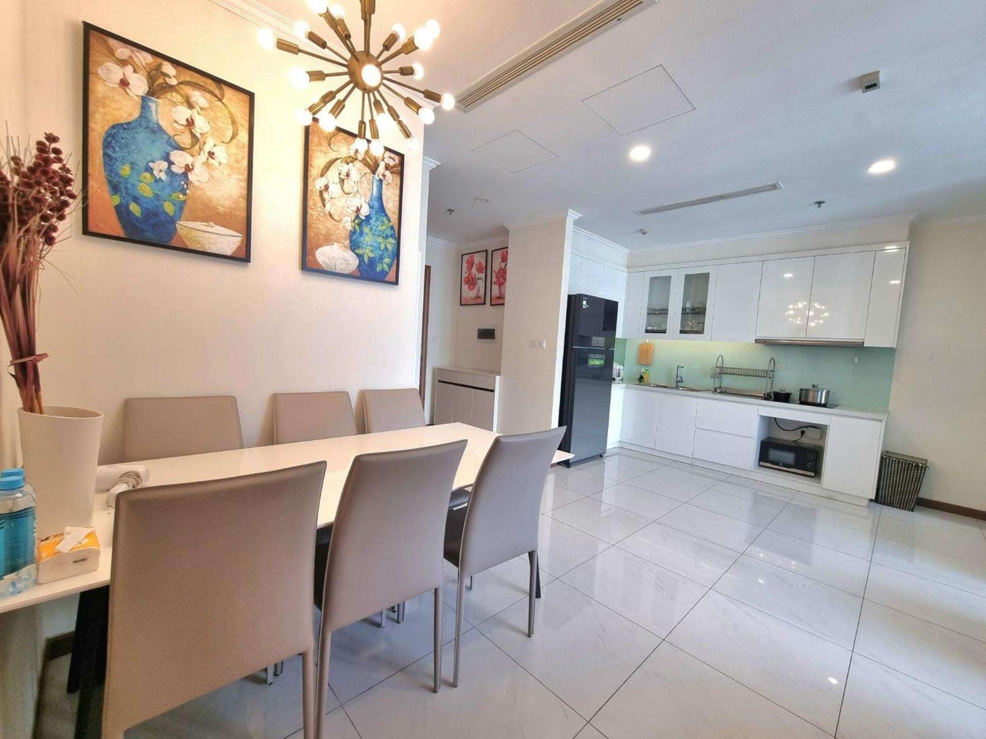 Modern Apartments In Rivergate Căn hộ *
