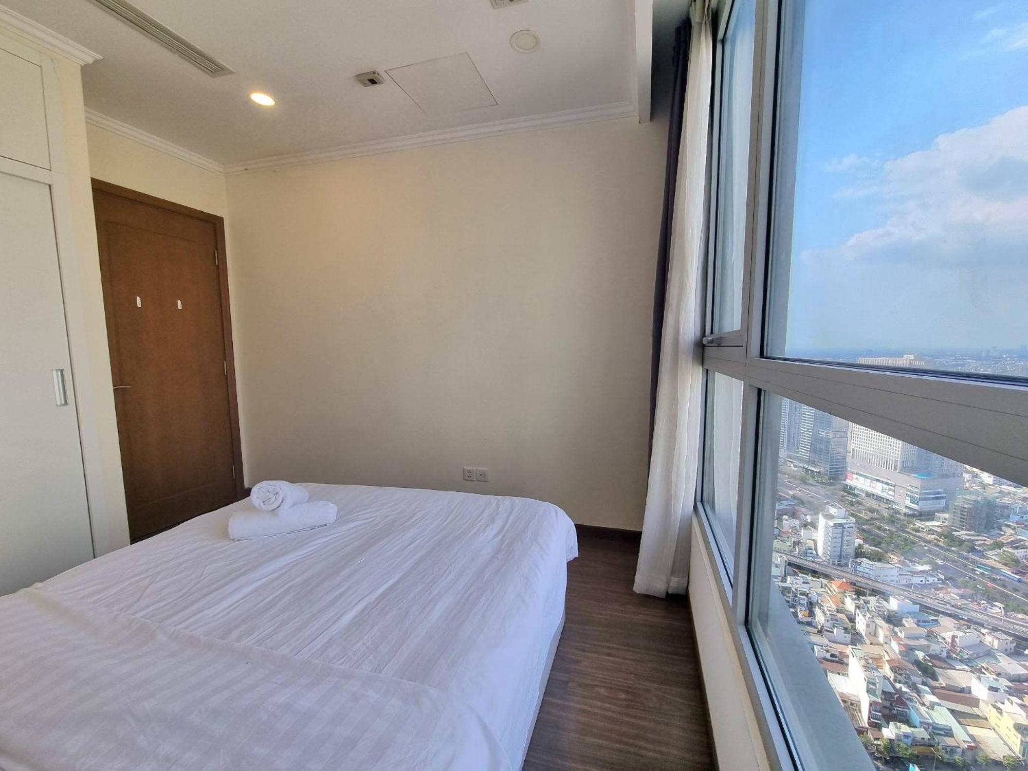 Modern Apartments In Rivergate Căn hộ *